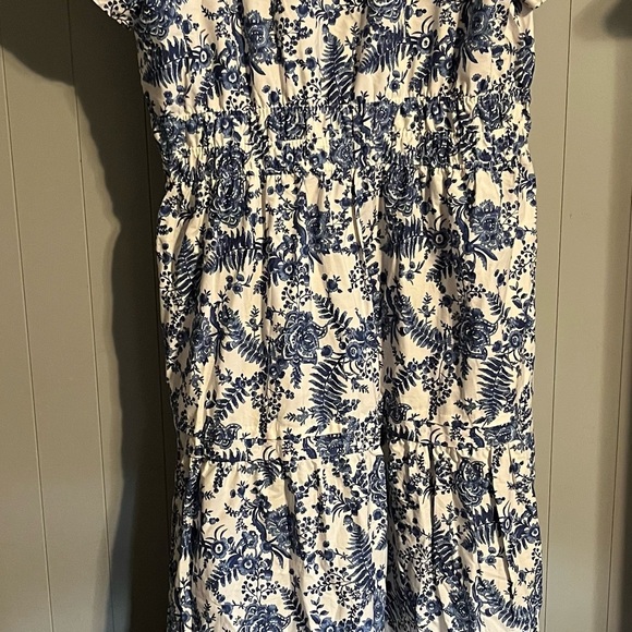Maeve by Anthropologie Somerset Maxi Dress in an ivory and blue floral printNWT - Picture 6 of 7